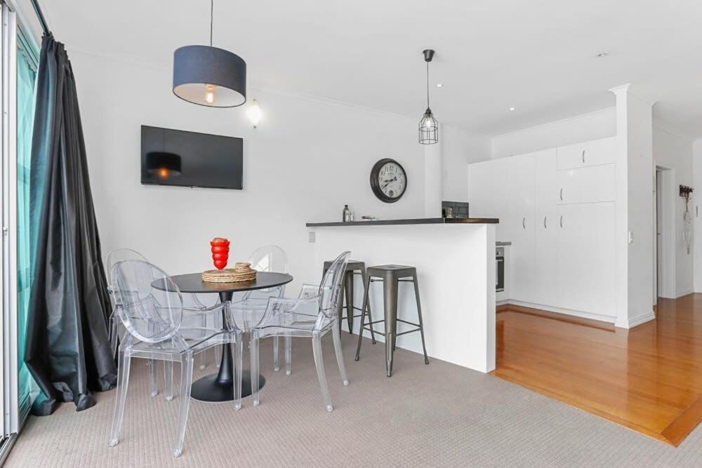 Funky One Bedroom Apartment On Princes Wharf Auckland Exteriör bild