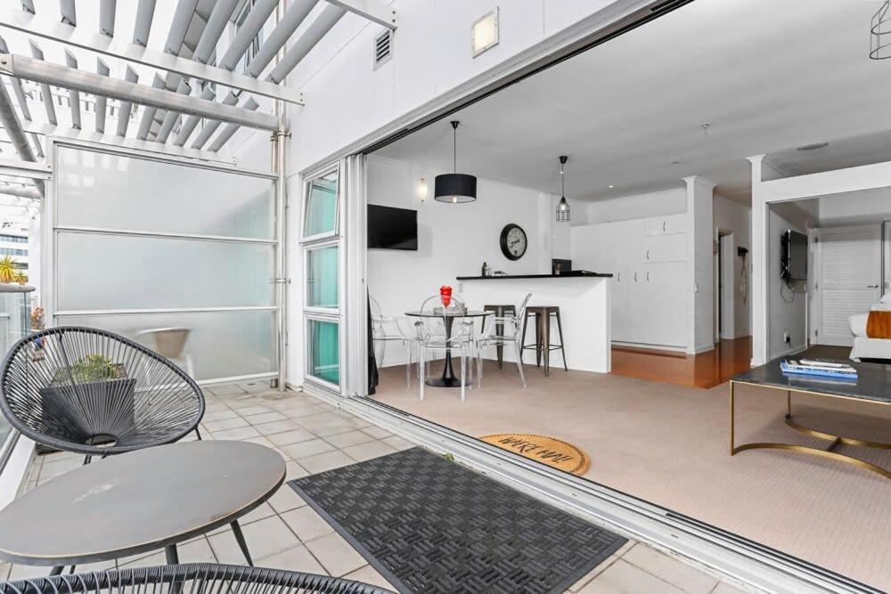 Funky One Bedroom Apartment On Princes Wharf Auckland Exteriör bild